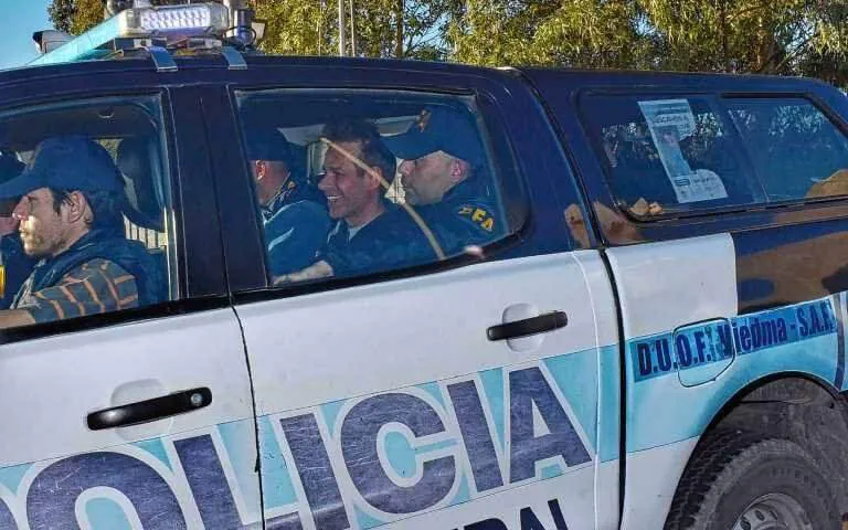 Viedma-Detencion-y-traslado-de-Fred-Machado-foto-Mauricio-Martin-2-1-768x480